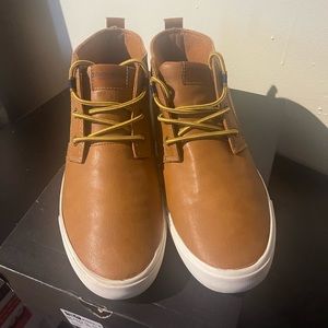 Men stylish boot like shoes
